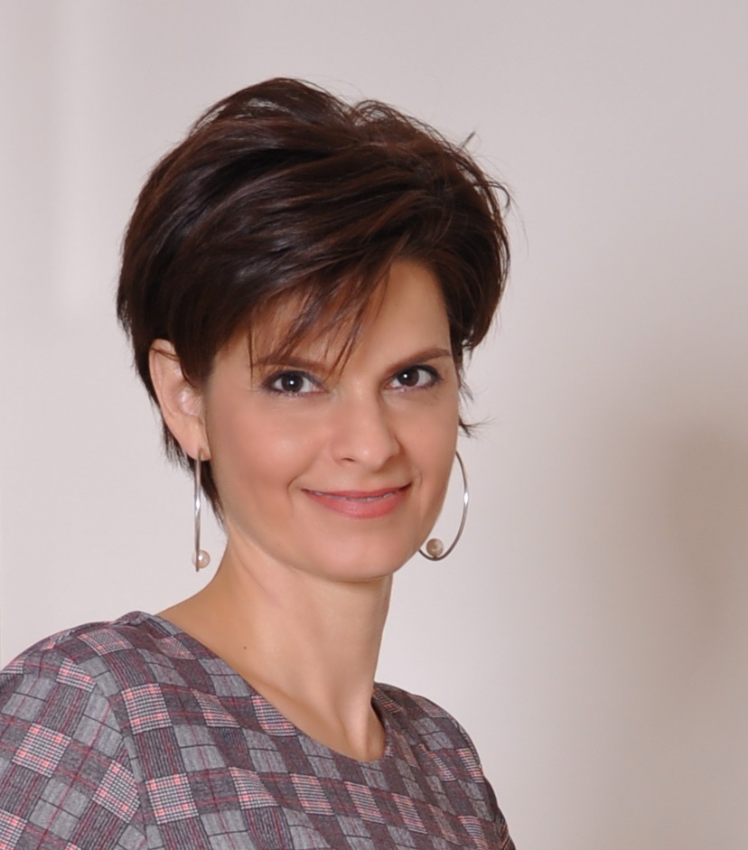 Dr. Tanács Krisztina